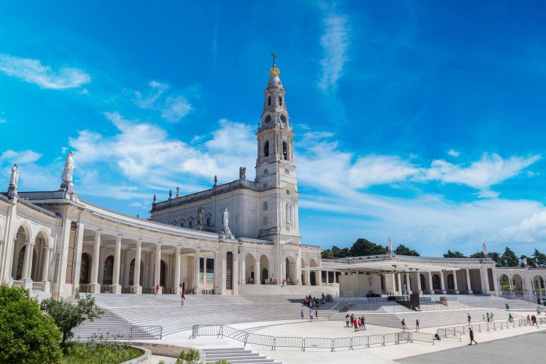 Fátima Walking Tour - Small-Group Sanctuary Tour 01